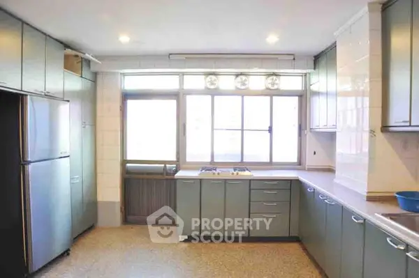 image_rental-5290933