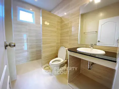 Modern bathroom with sleek design and elegant fixtures