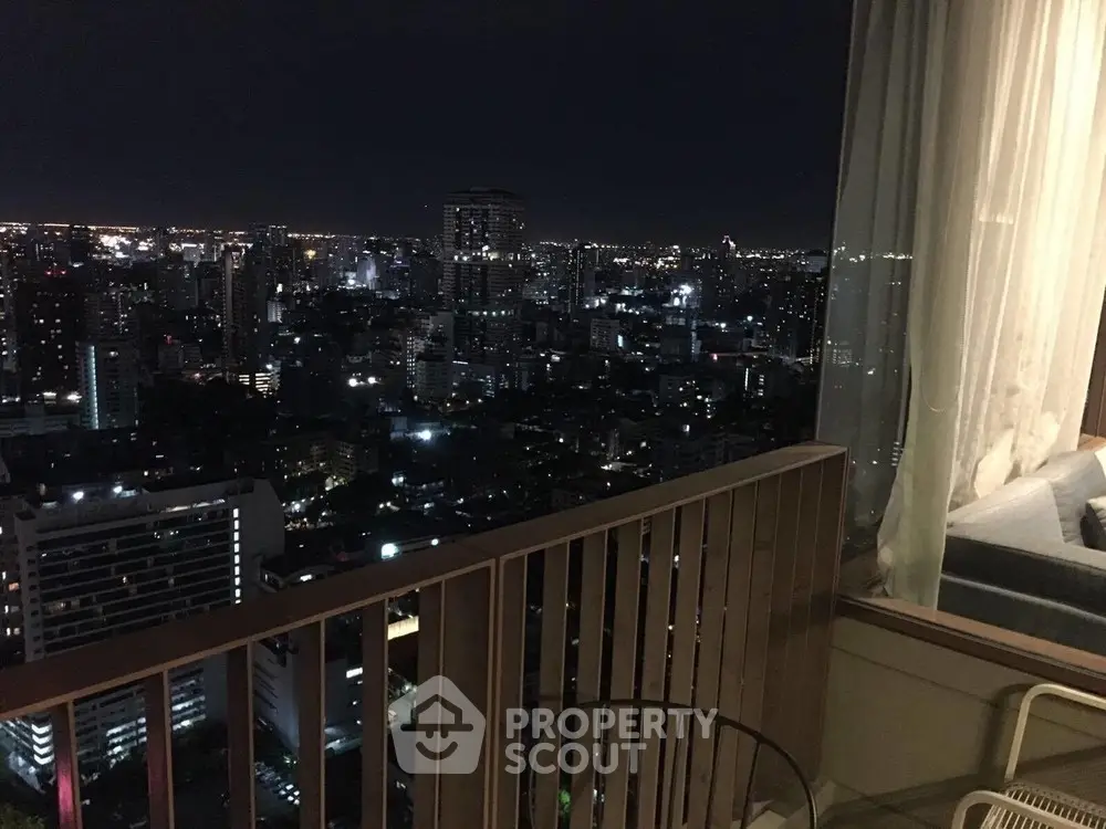  2 Bedrooms Condo at Sukhumvit 24 Home-1