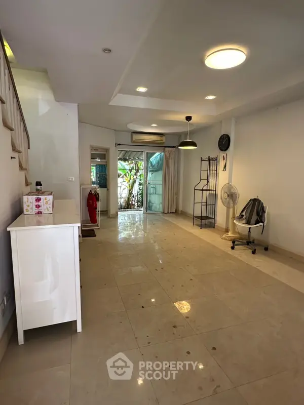 image_rental-26277667