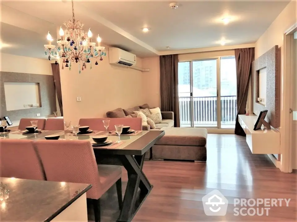 Fully Furnished 2 Bedrooms Condo at Centric Place อารีย์ 4 พหลโยธิน-1