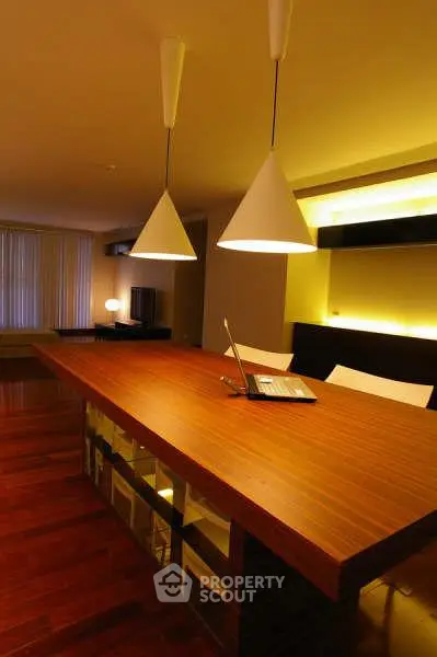 image_rental-5257595