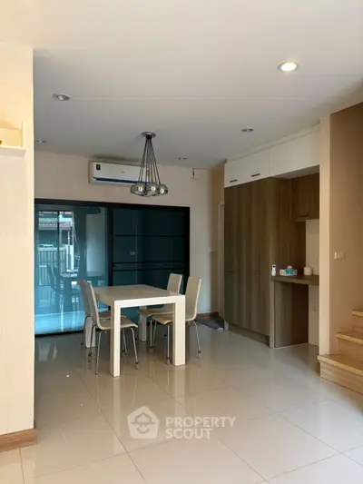 image_rental-28914370