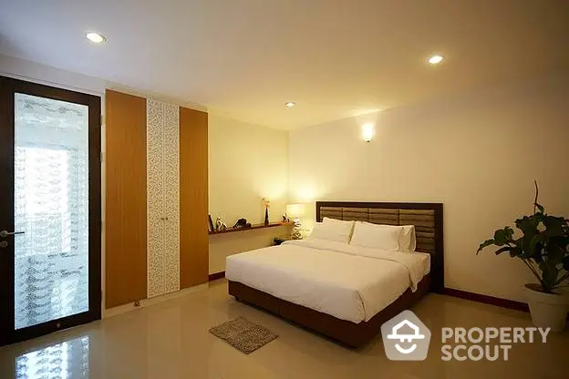 Fully Furnished 2 Bedrooms Apartment at Thavee Yindee Residence-1