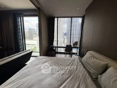 LINE_ALBUM_18370 Ashton Silom_260919_8.jpg