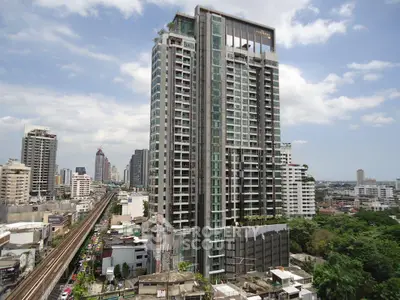Stunning high-rise building with panoramic city views and modern architecture.