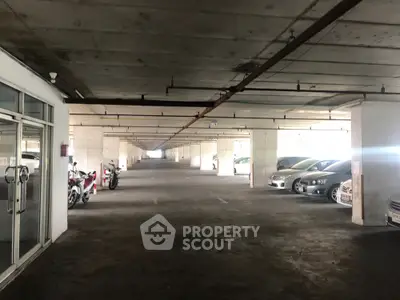  2 Bedrooms Condo -4