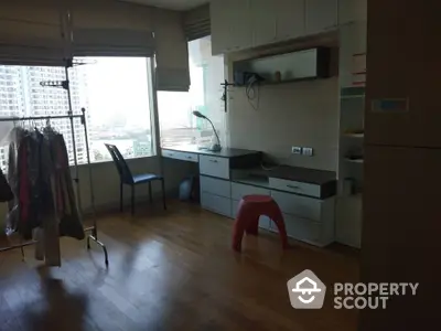  2 Bedrooms Condo at Watermark Chaopraya River-2