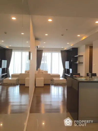  2 Bedrooms Condo at 15 Sukhumvit Residences-4