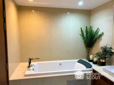  2 Bedrooms Condo at The Hudson Sathorn 7-5