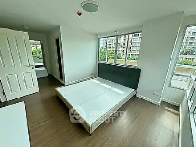 image_rental-32772623