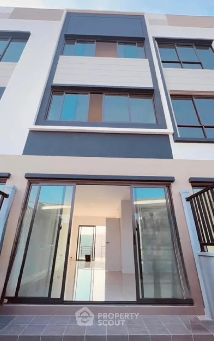 Screenshot 2568-02-04 at 10.17.23.jpg