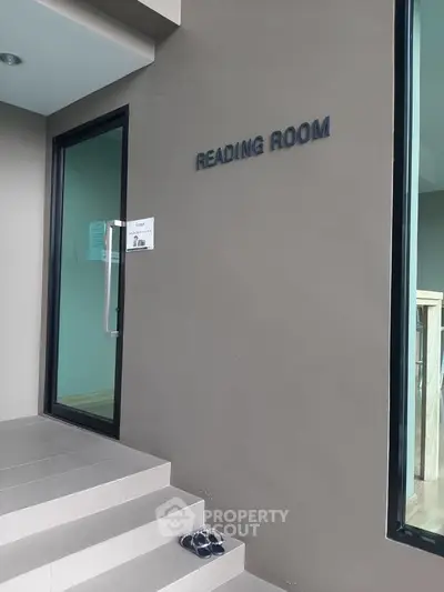  2 Bedrooms Condo -2