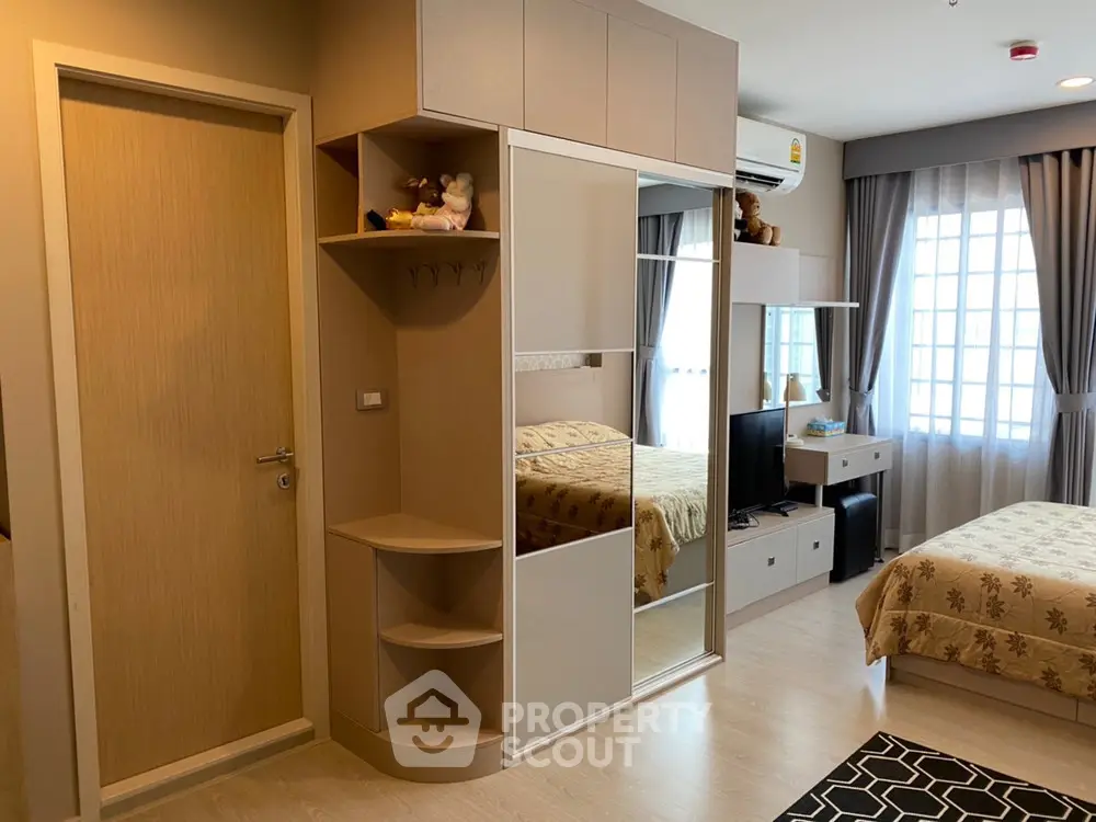  1 Bedroom Condo at Rhythm Asoke 2-1
