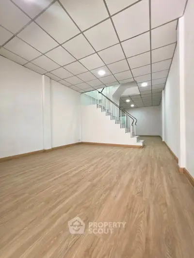 image_rental-28437232