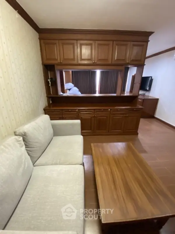 image_rental-10780696