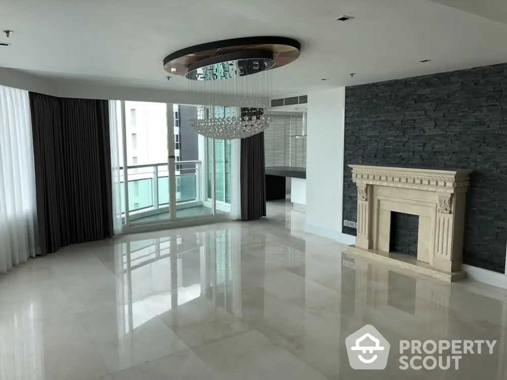  3 Bedrooms Condo at Eight Thonglor Residence Condominium-1