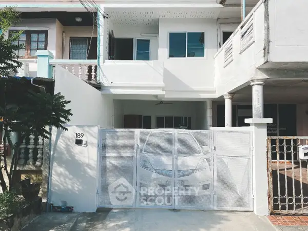 image_rental-7104325