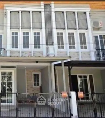 image_rental-29693918