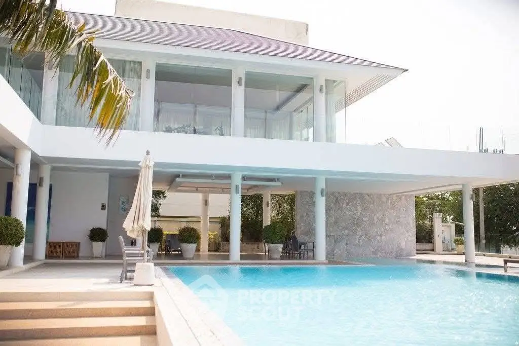 Luxurious modern villa with stunning pool and spacious outdoor area