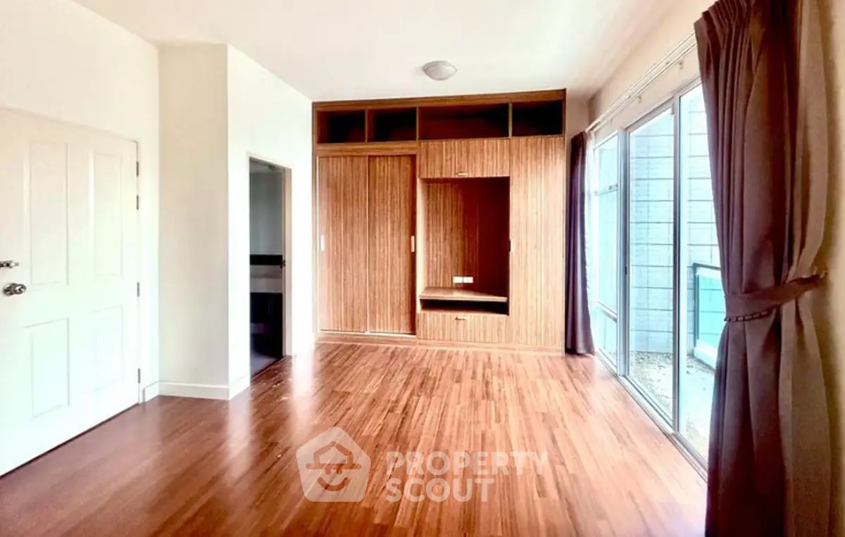 Screenshot 2568-10-27 at 15.44.48.jpg