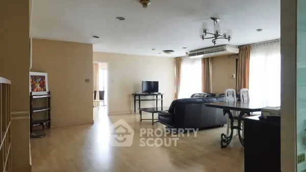 image_rental-10025360