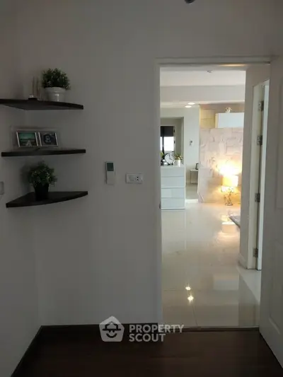  2 Bedrooms Condo -3