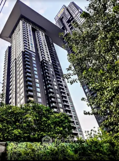  2 Bedrooms Condo -4