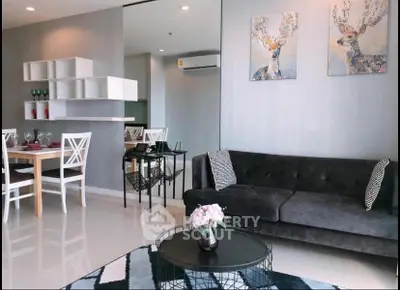 Fully Furnished 2 Bedrooms Condo at Circle Condominium-3