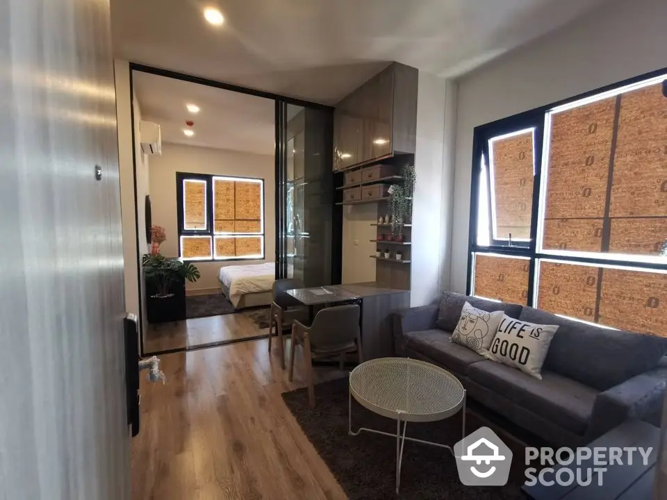 Fully Furnished 1 Bedroom Condo at Knightsbridge Prime Ratchayothin-1