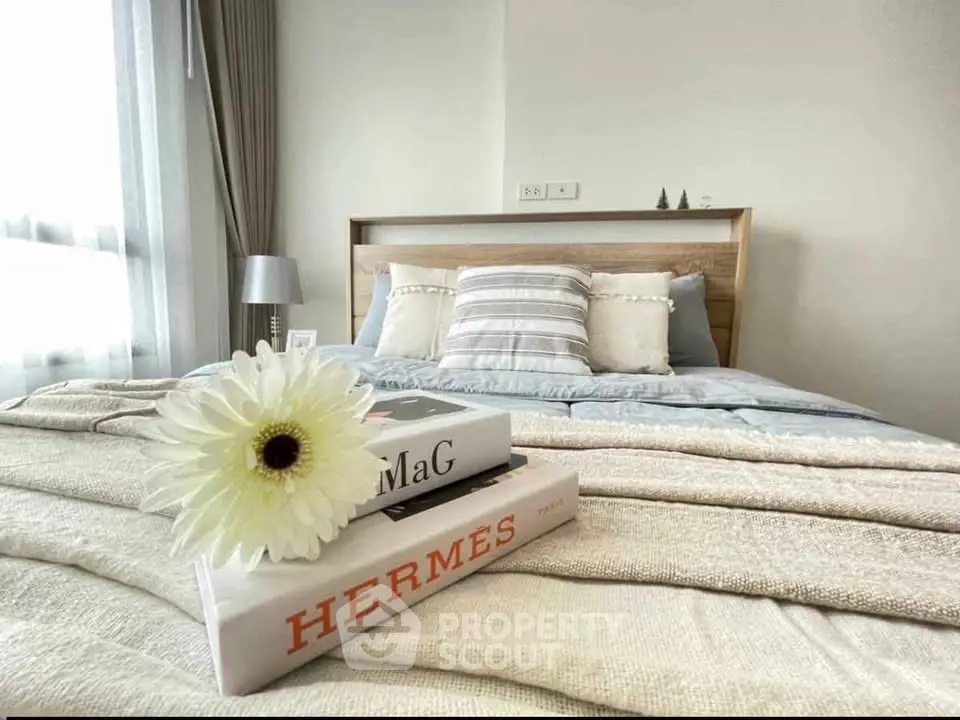 Luxurious bedroom with elegant decor and cozy bedding, perfect for relaxation and comfort.