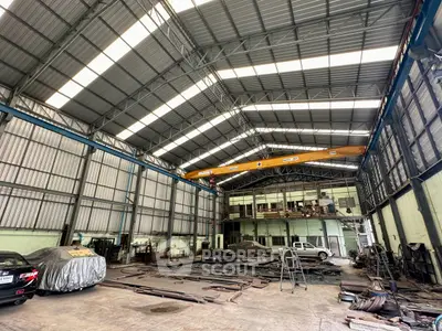 Spacious industrial warehouse with high ceilings and ample storage space