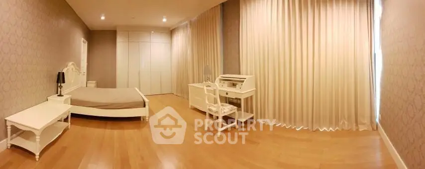  3 Bedrooms Condo at Aguston Sukhumvit 22-1