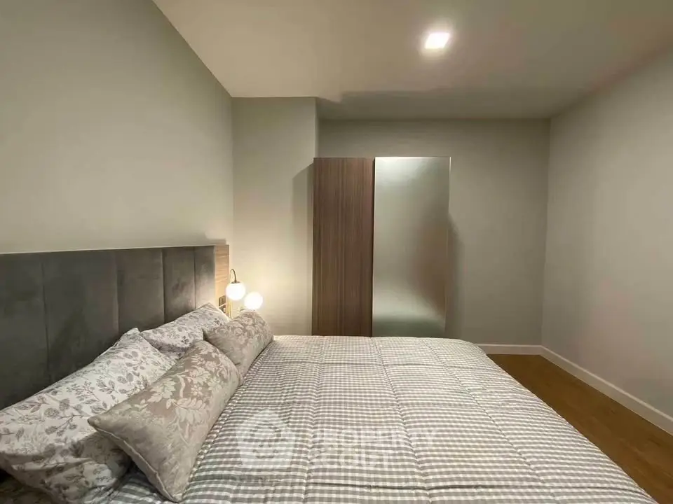 Modern bedroom with stylish decor and cozy ambiance