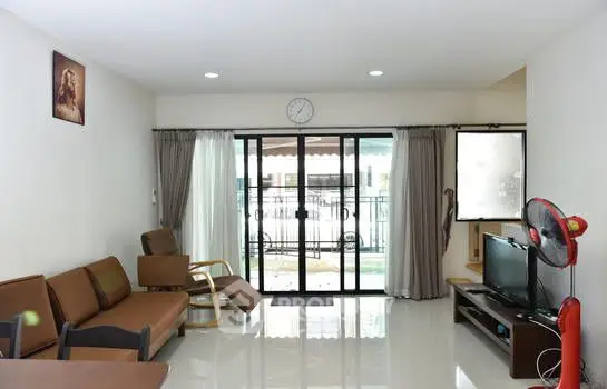 image_rental-12857013