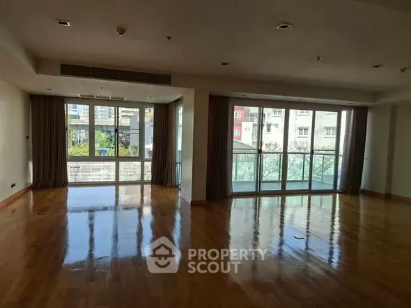 image_rental-30011030