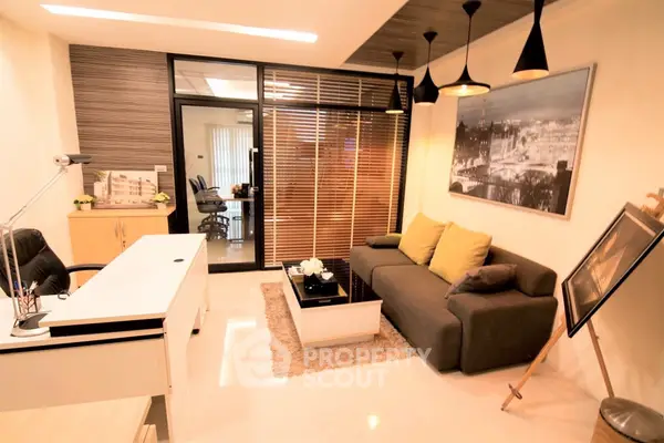 image_rental-25868606