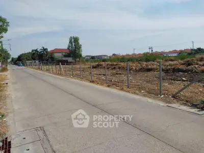 Vacant land plot with potential for development in suburban area