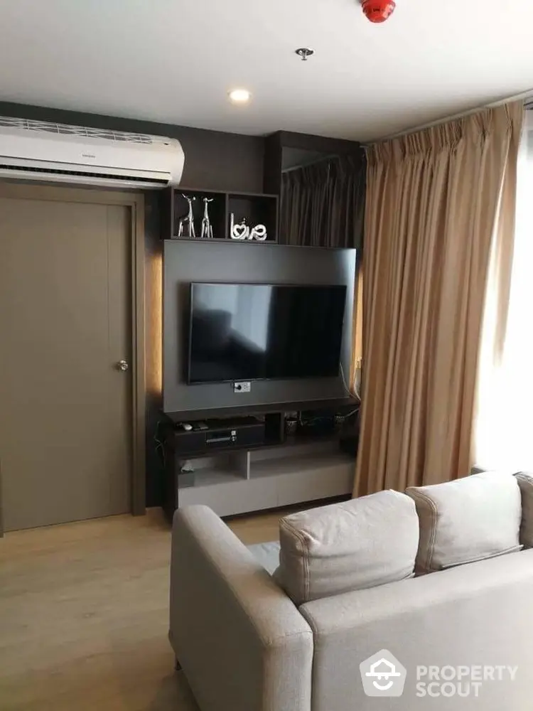  2 Bedrooms Condo -1