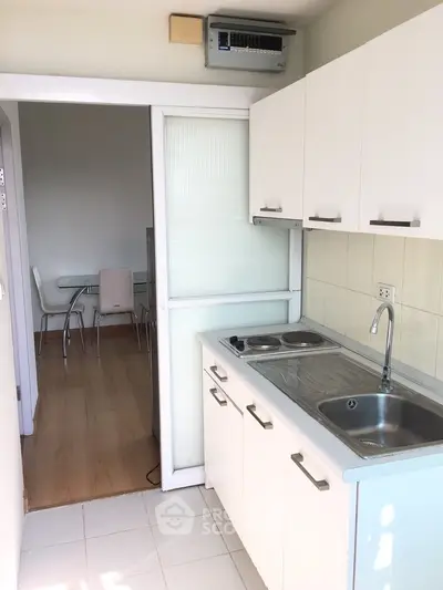  2 Bedrooms Condo at Life Ratchada Suthisan-7