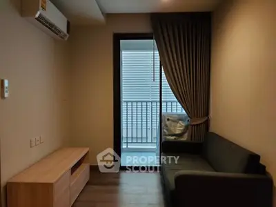 Fully Furnished 1 Bedroom Condo at Maestro 12 Livingroom
