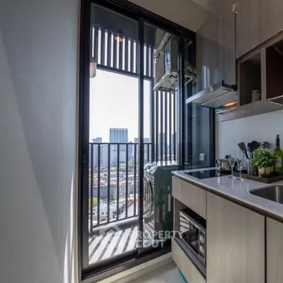  1 Bedroom Condo at Knightsbridge Prime Ratchayothin Kitchen