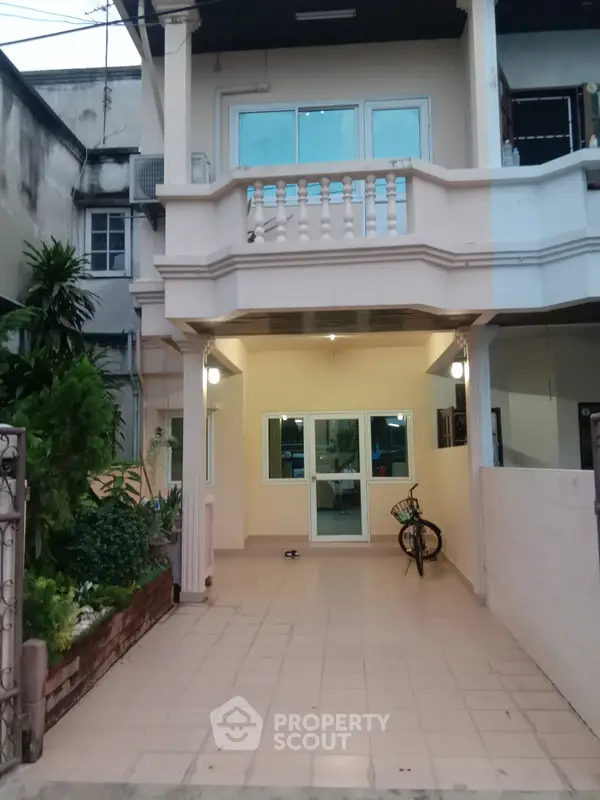 image_rental-8484551