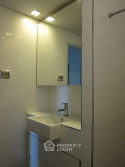  2 Bedrooms Condo at Young Place Grand Le Gardine Paholyothin 37-4