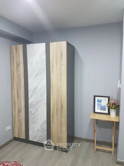  2 Bedrooms Condo -4