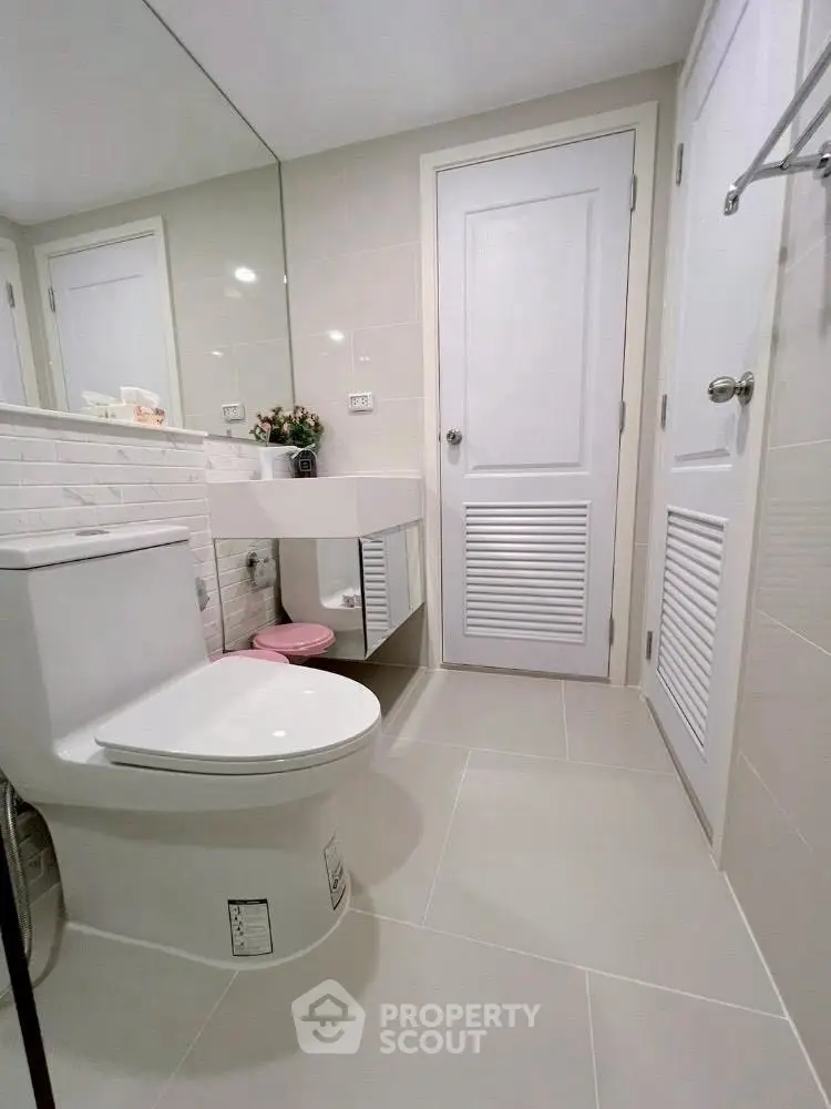 Modern bathroom with sleek fixtures and elegant design