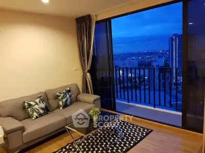  2 Bedrooms Condo at The Tree Interchange-4