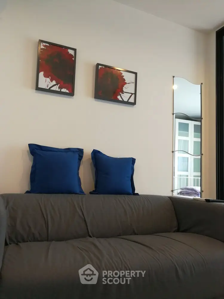 Modern living room with stylish decor and comfortable seating