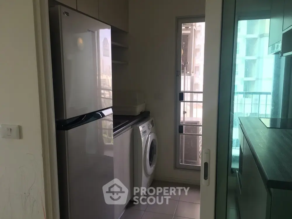  2 Bedrooms Condo -1