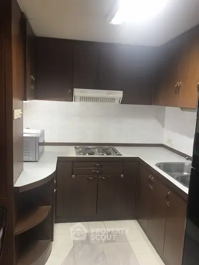  2 Bedrooms Condo -4